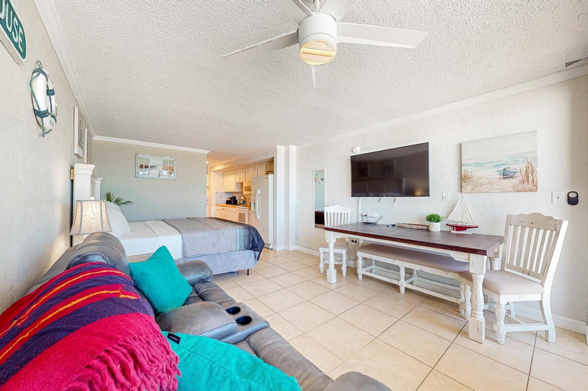 Sunshine & Oceanfront Serenity Daytona Beach Shores Room photo