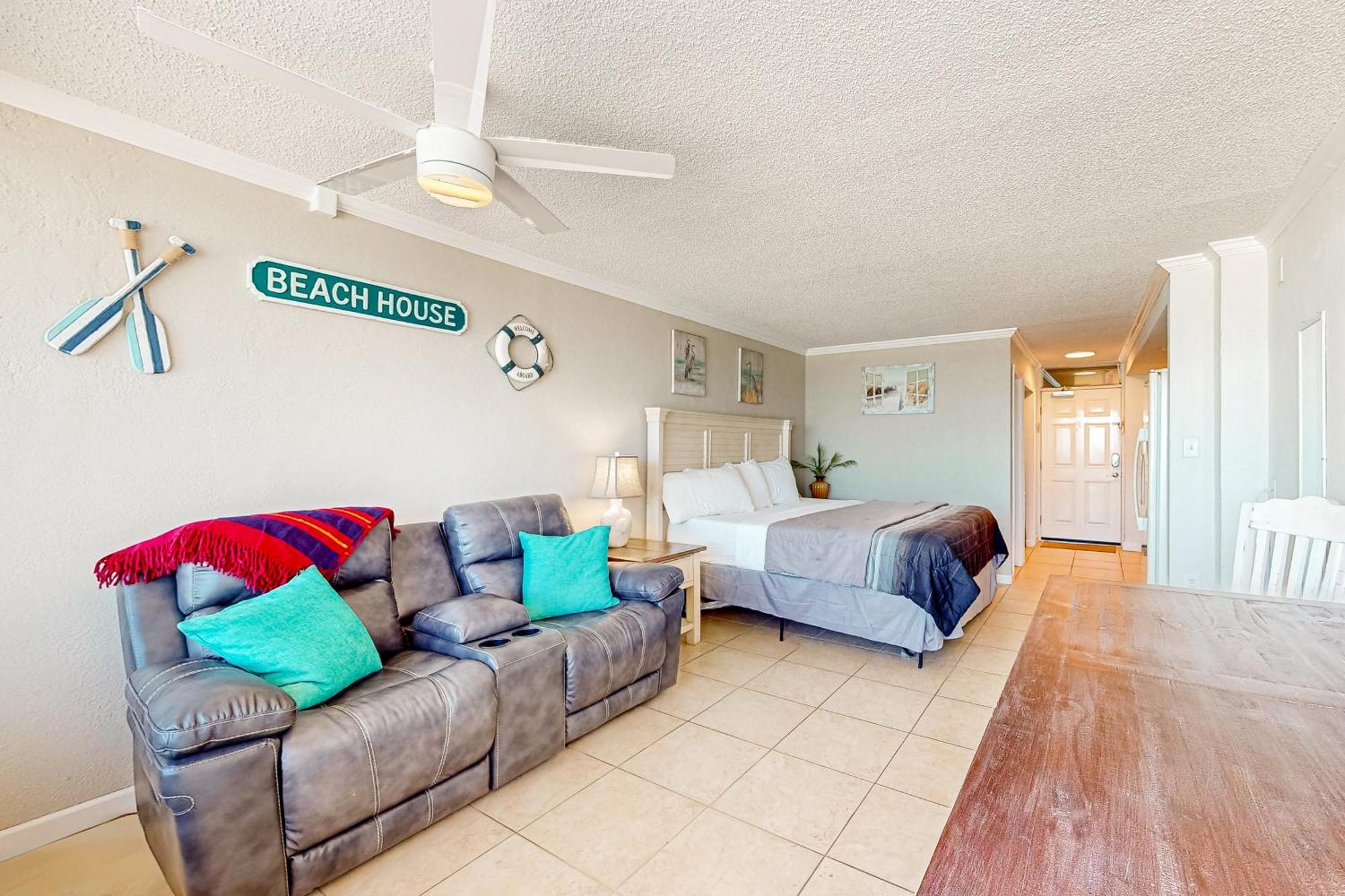 Sunshine & Oceanfront Serenity Daytona Beach Shores Room photo